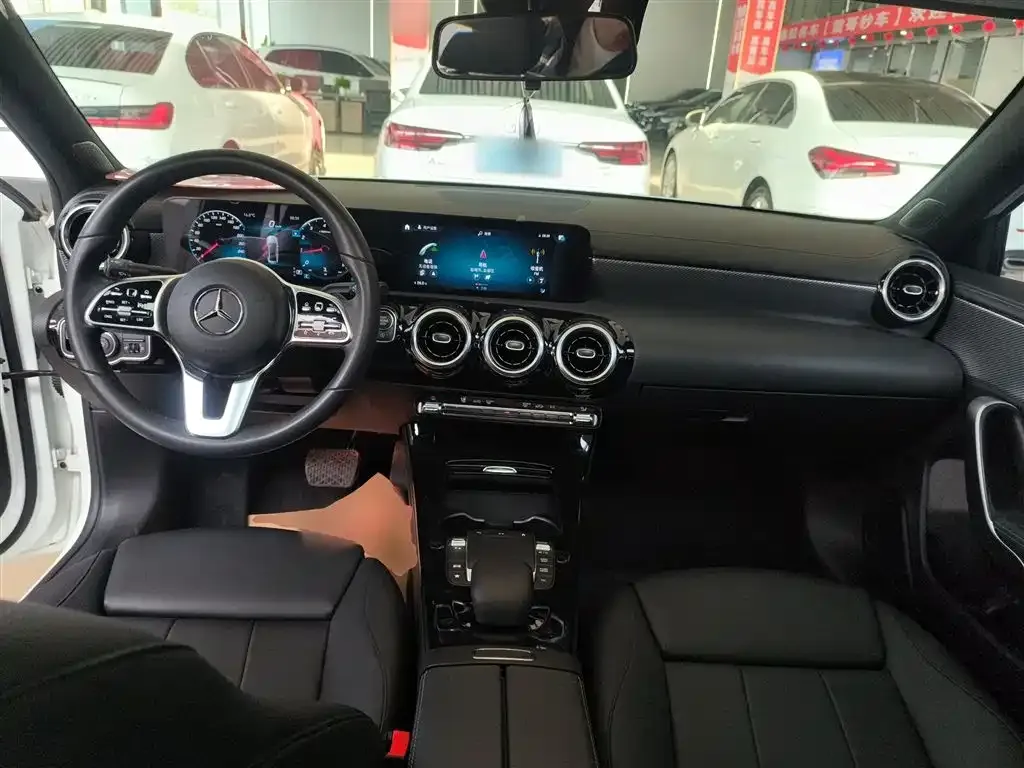 Mercedes-Benz A-Class — фото 10