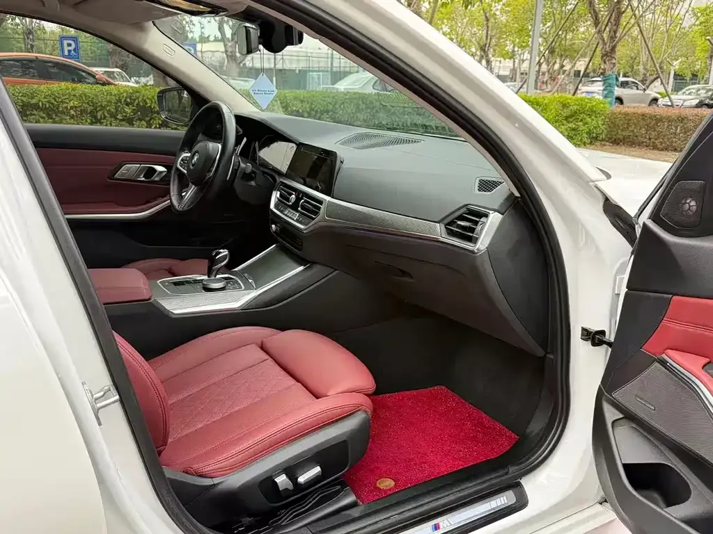 BMW 3 Series 2022 из CN, фото 6