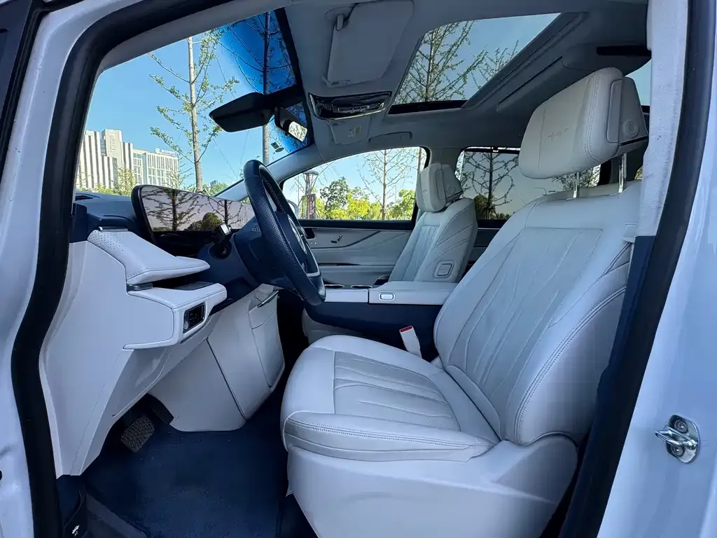 Buick GL8 Hybrid 2024 из CN, фото 9