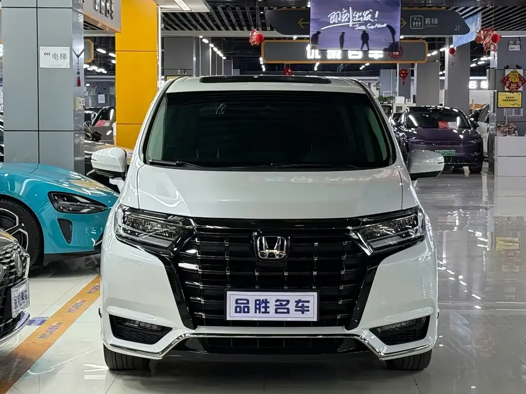 Honda Elysion 2023 из CN, фото 2