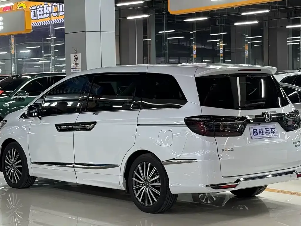 Honda Elysion 2023 из CN, фото 3