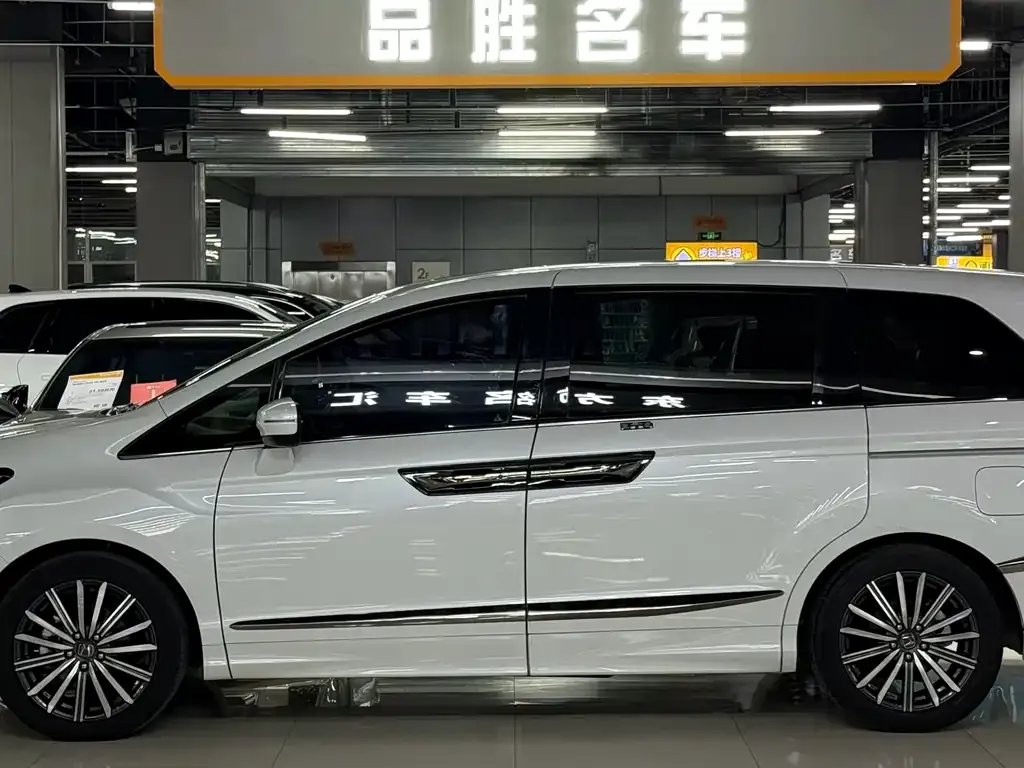 Honda Elysion 2023 из CN, фото 4
