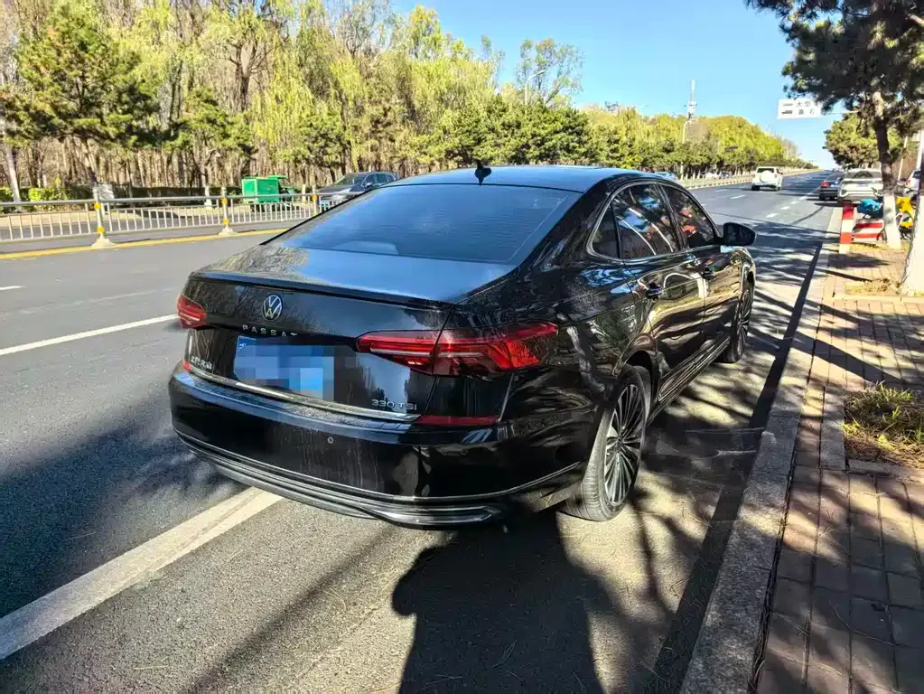 Volkswagen Passat — фото 5