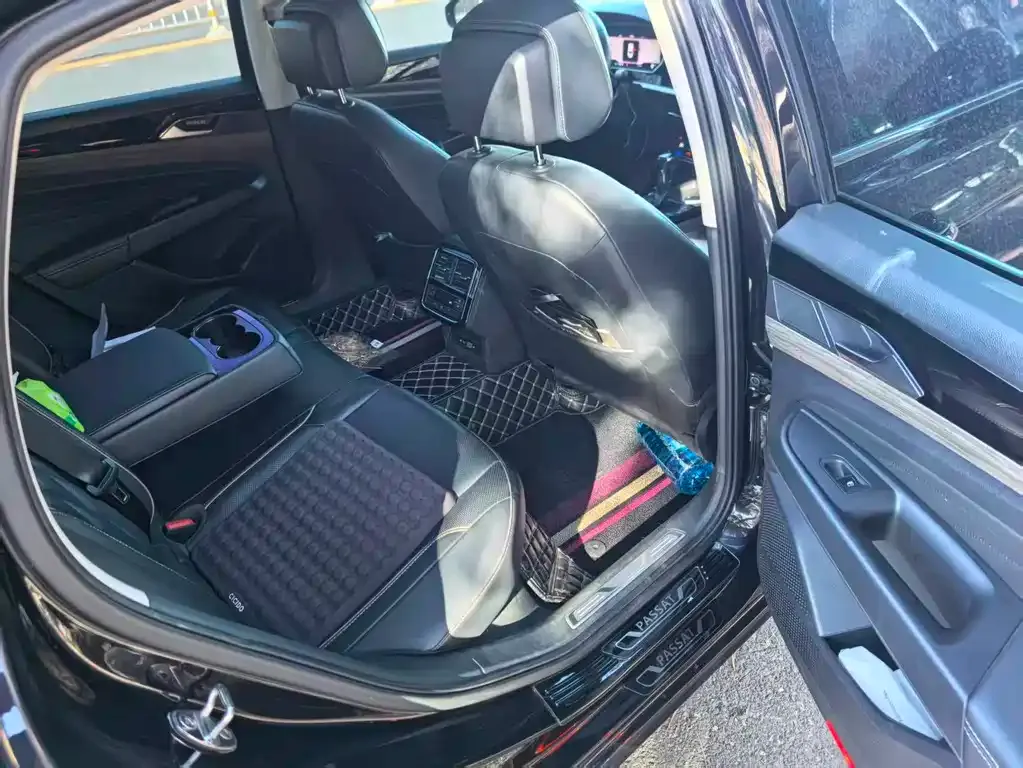 Volkswagen Passat — фото 8