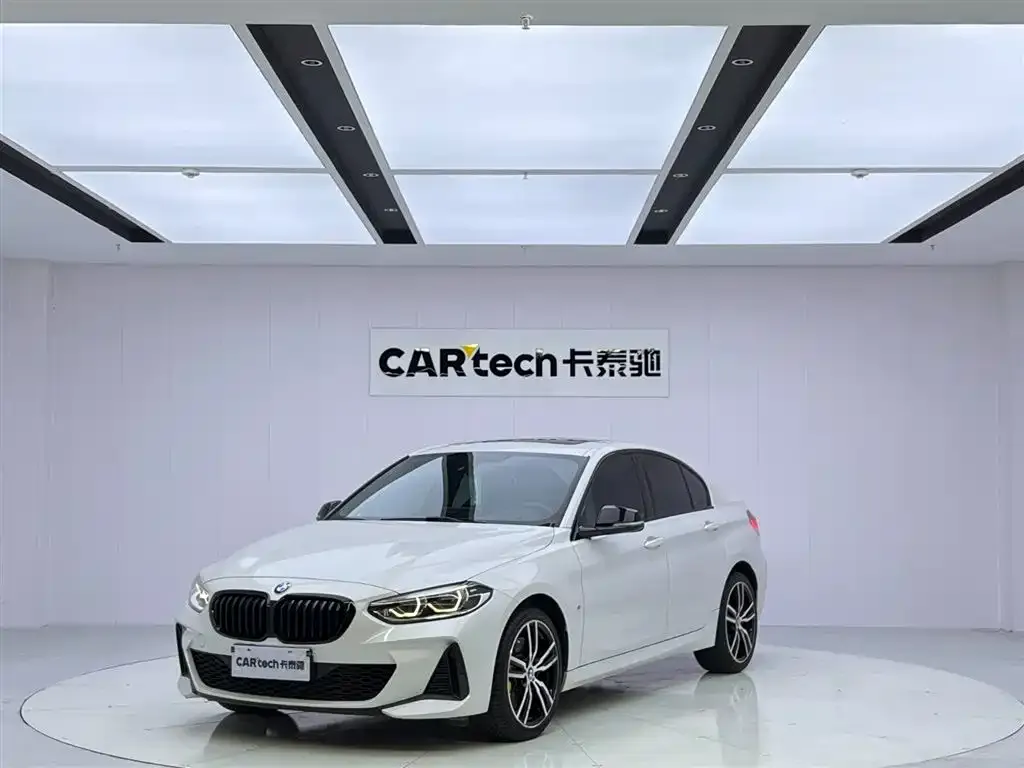 BMW 1 Series — фото 1