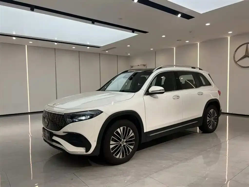 Mercedes-Benz EQB — фото 1