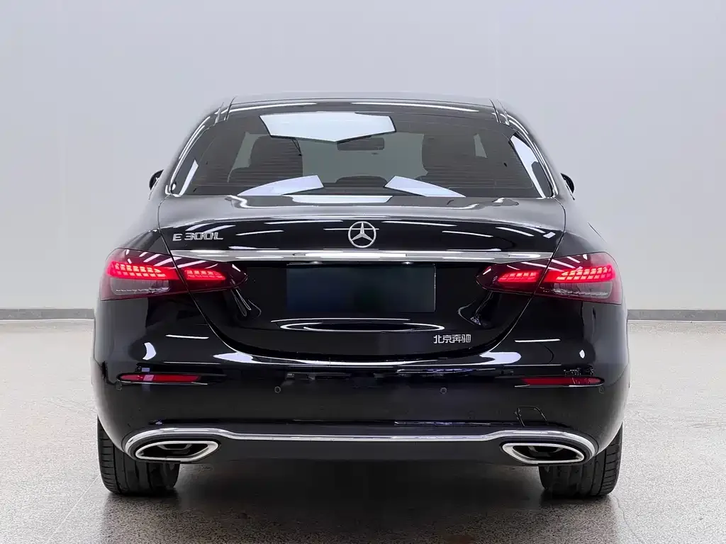 Mercedes-Benz E-Class — фото 6