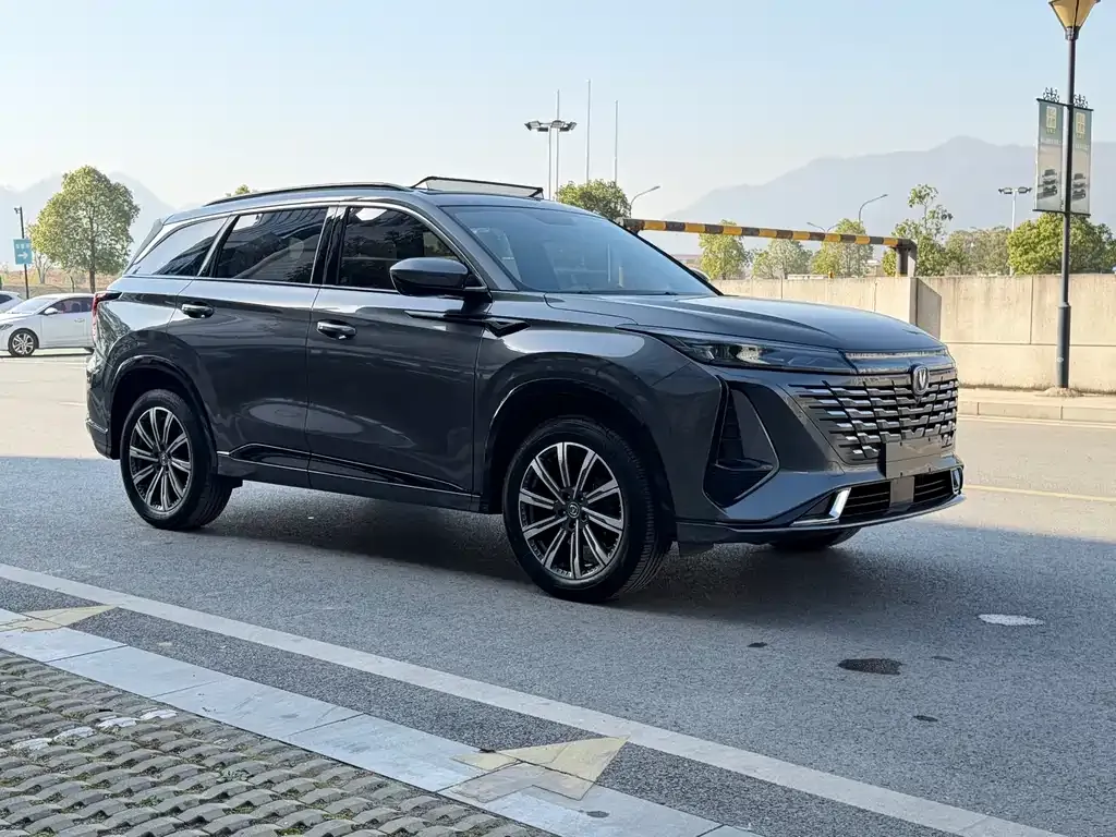 Changan CS75PLUS — фото 3