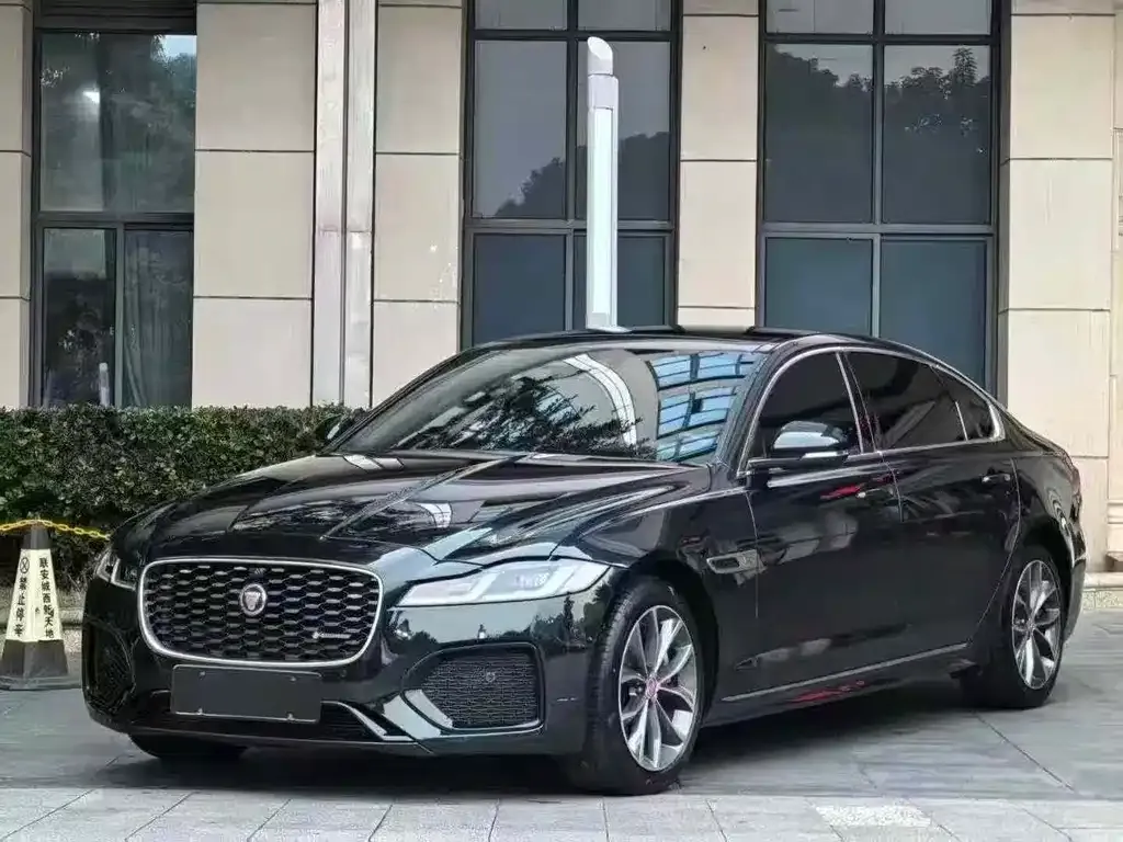Jaguar XFL — фото 1