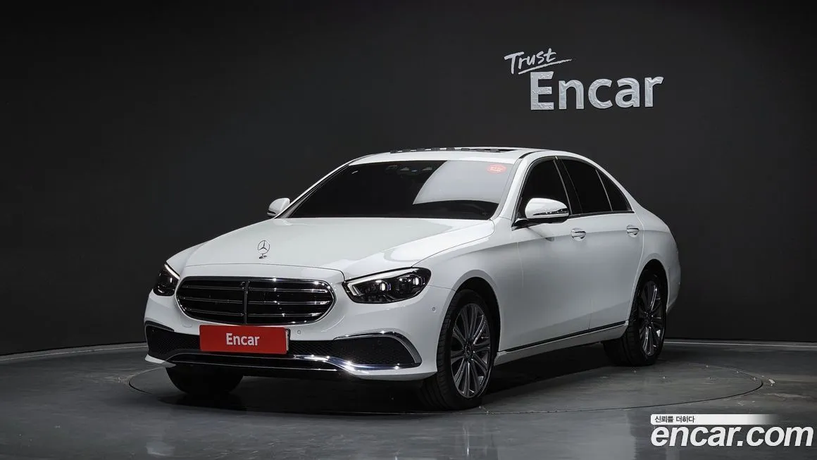 Mercedes-Benz E-Class — фото 1