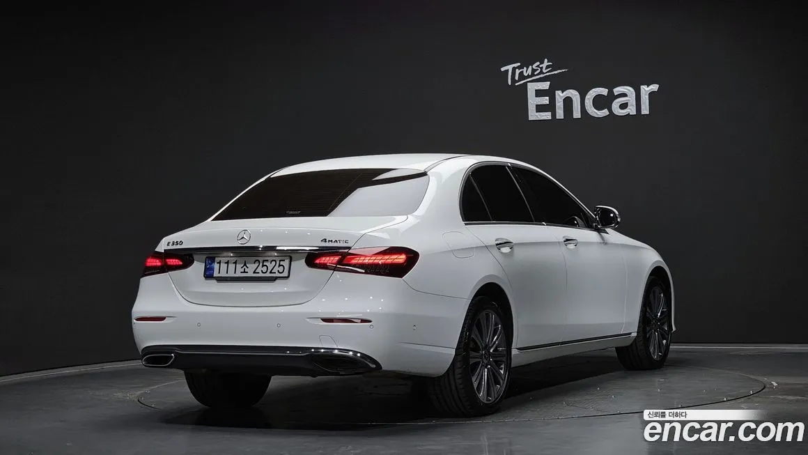 Mercedes-Benz E-Class — фото 2