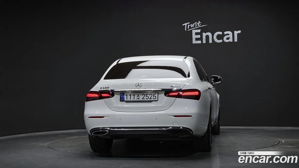 Mercedes-Benz E-Class — фото 4