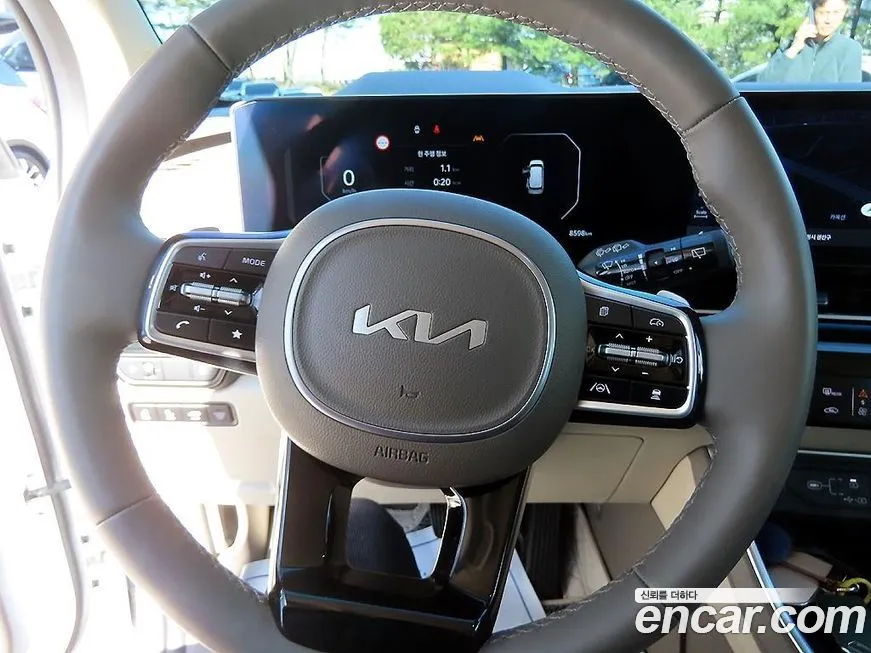 Kia Carnival — фото 9