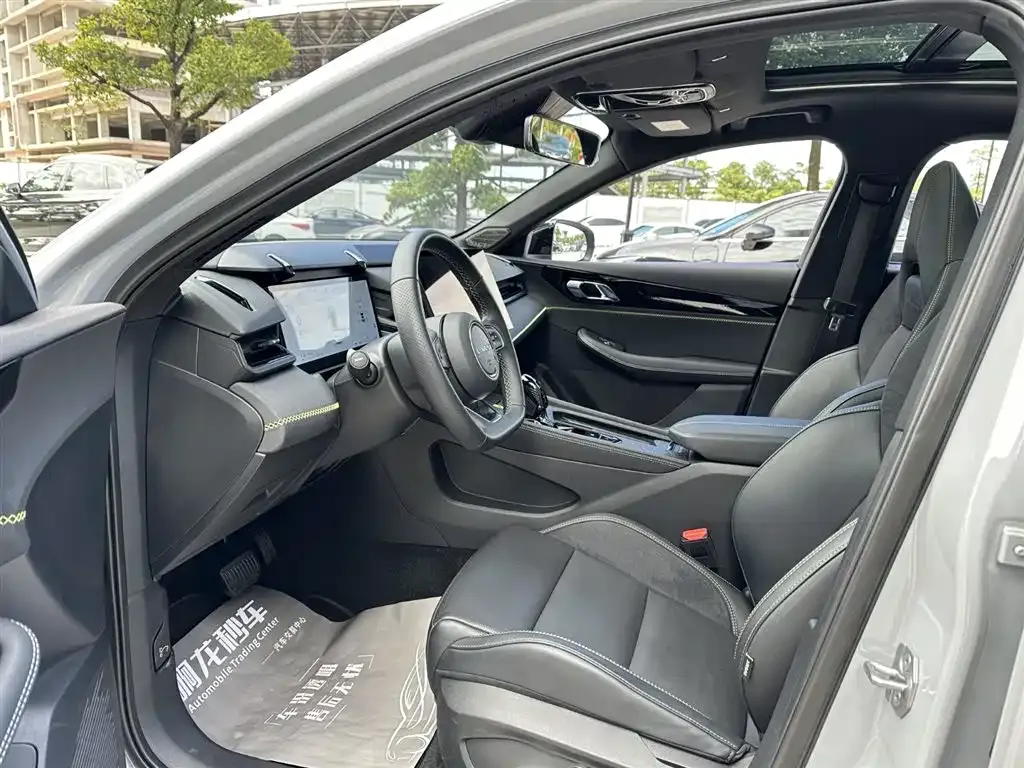 Lynk & Co 03 2023 из CN, фото 5