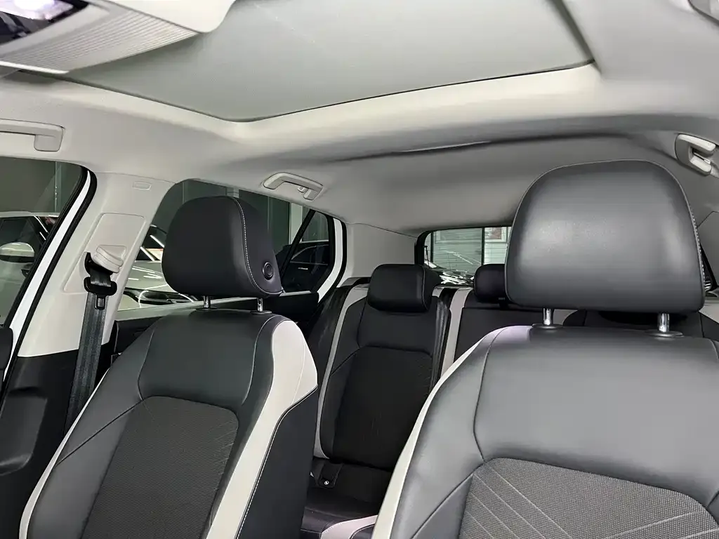 Volkswagen Golf 2022 из CN, фото 8