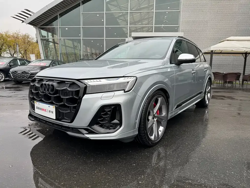 Audi SQ7 2024 из CN, фото 1