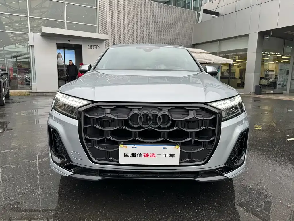 Audi SQ7 2024 из CN, фото 2