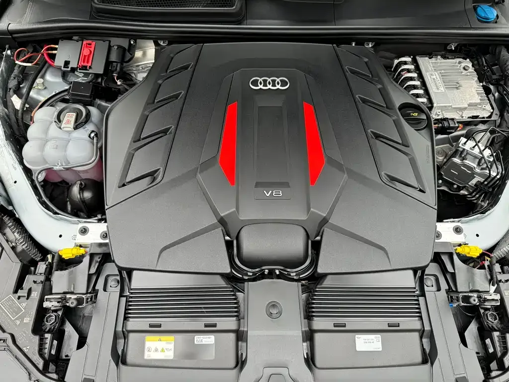 Audi SQ7 2024 из CN, фото 7