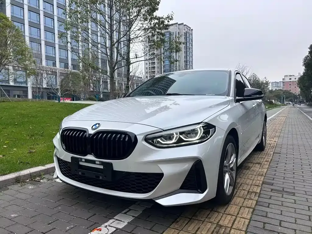 BMW 1 Series 2023 из CN, фото 1