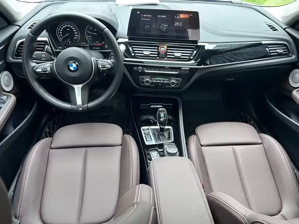 BMW 1 Series 2023 из CN, фото 6