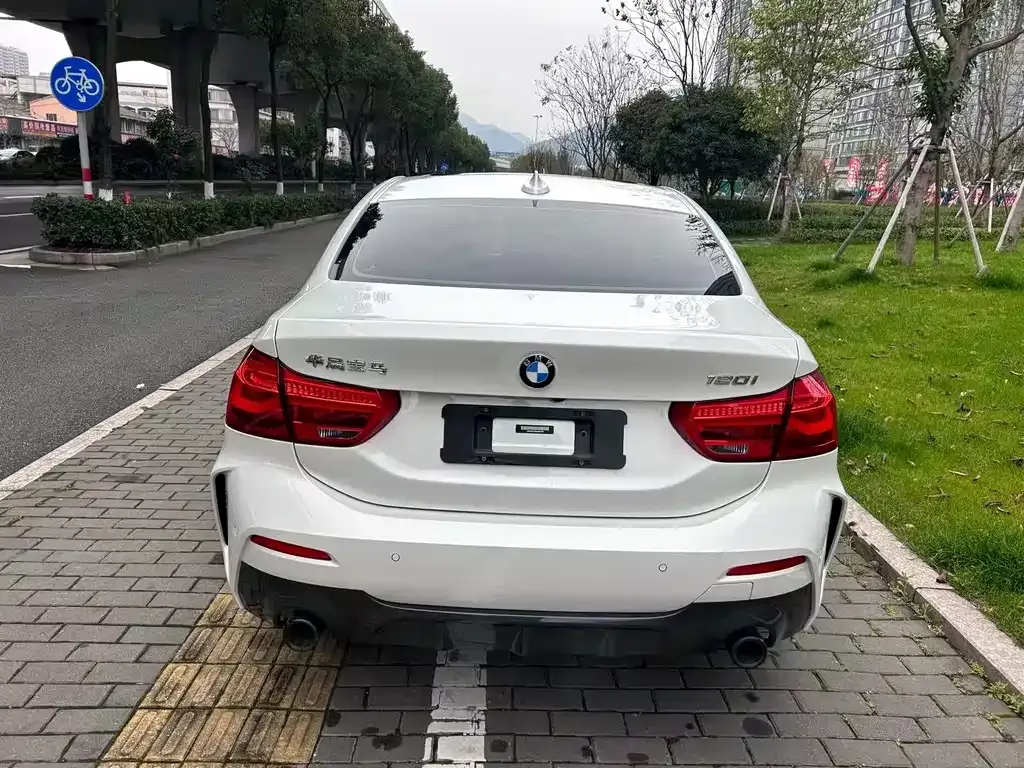 BMW 1 Series 2023 из CN, фото 9
