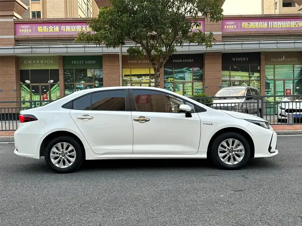 Toyota Corolla 2023 из CN, фото 9