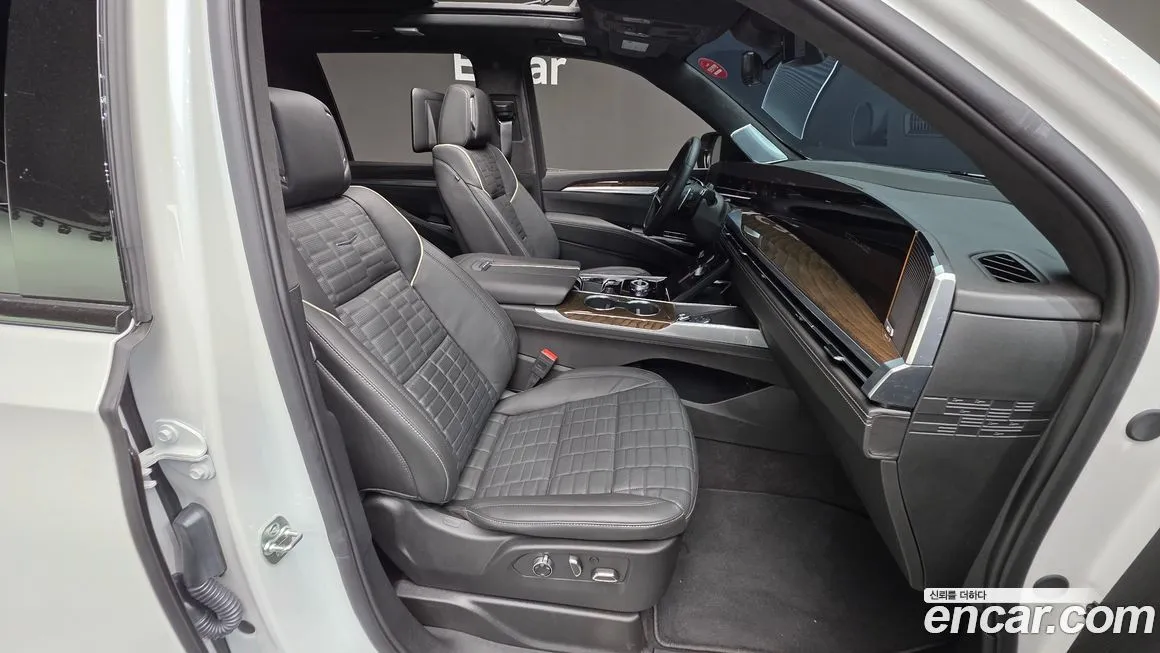 Cadillac Escalade 2025 из KR, фото 10