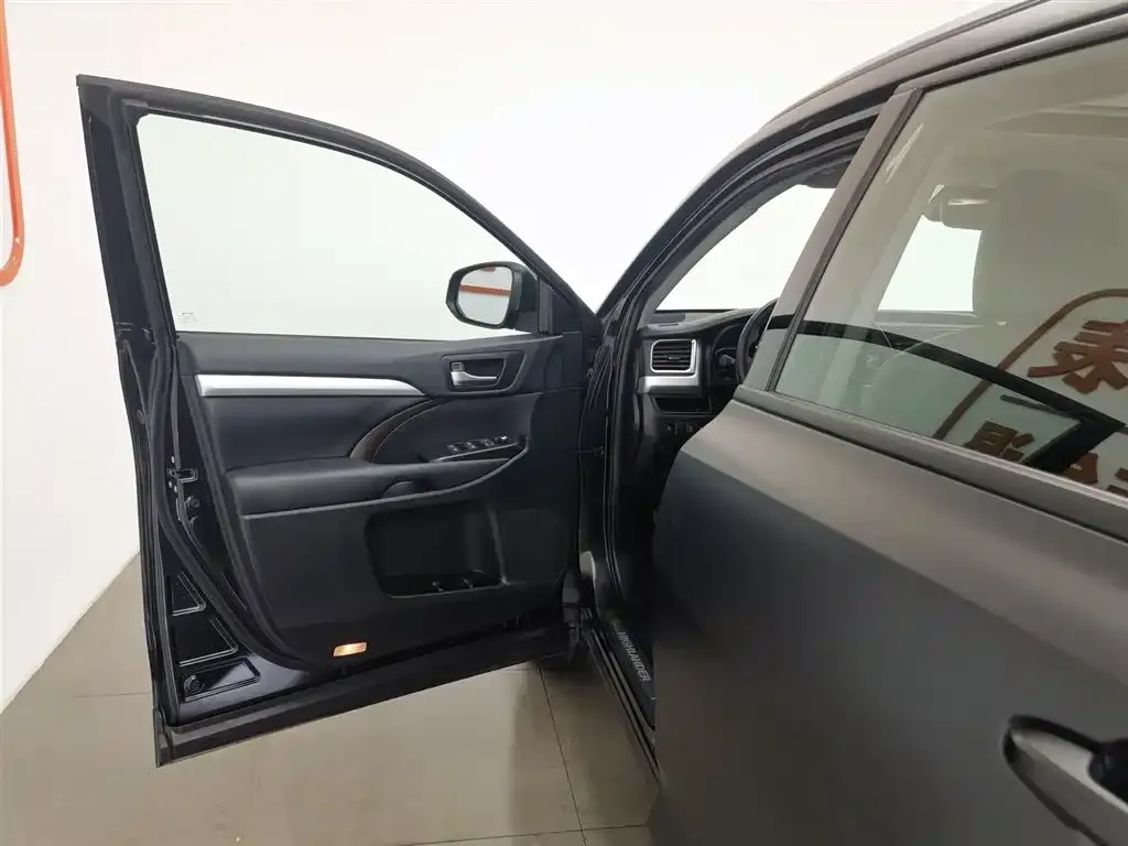 Toyota Highlander 2022 из CN, фото 8