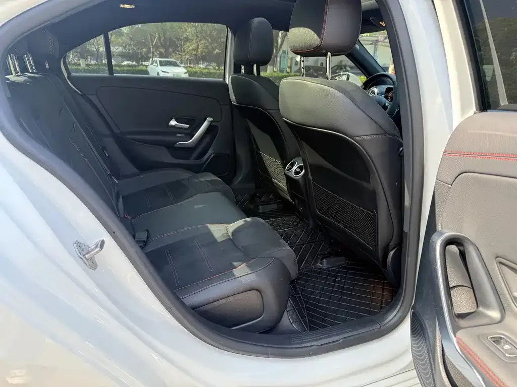 Mercedes-Benz A-Class 2023 из CN, фото 10