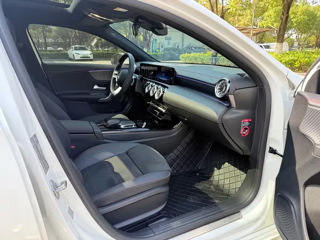 Mercedes-Benz A-Class 2023 из CN, фото 9
