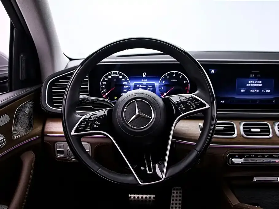 Mercedes-Benz GLS — фото 7