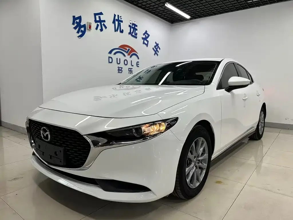 Mazda 3 Axela 2023 из CN, фото 1