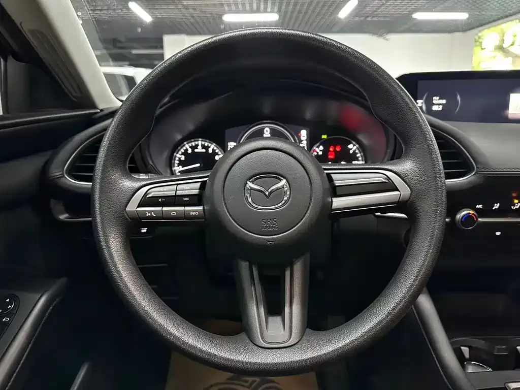 Mazda 3 Axela 2023 из CN, фото 10