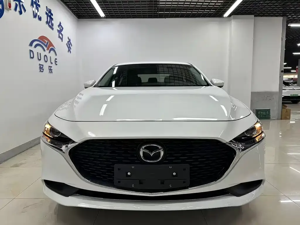 Mazda 3 Axela 2023 из CN, фото 2