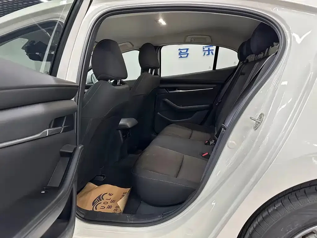 Mazda 3 Axela 2023 из CN, фото 6