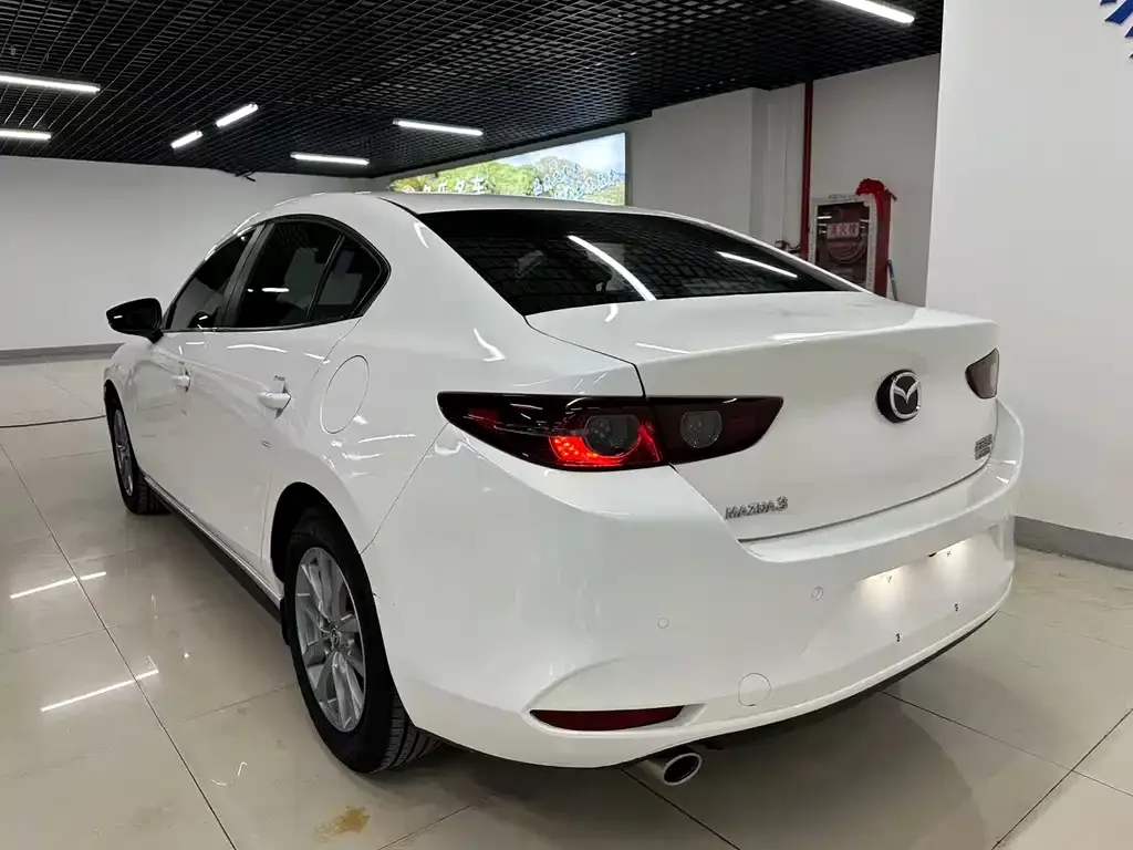 Mazda 3 Axela 2023 из CN, фото 8