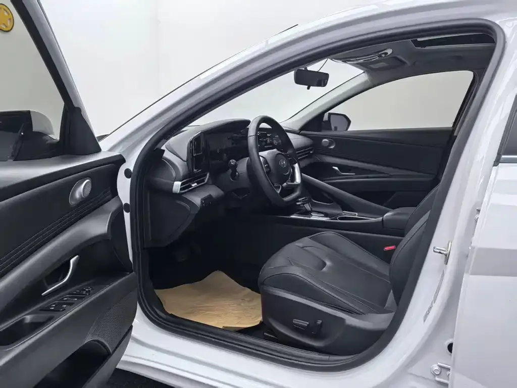 Hyundai Elantra 2022 из CN, фото 9