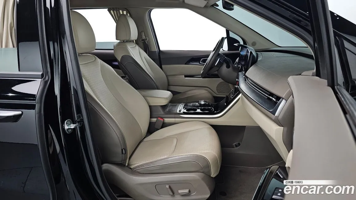 Kia Carnival — фото 10