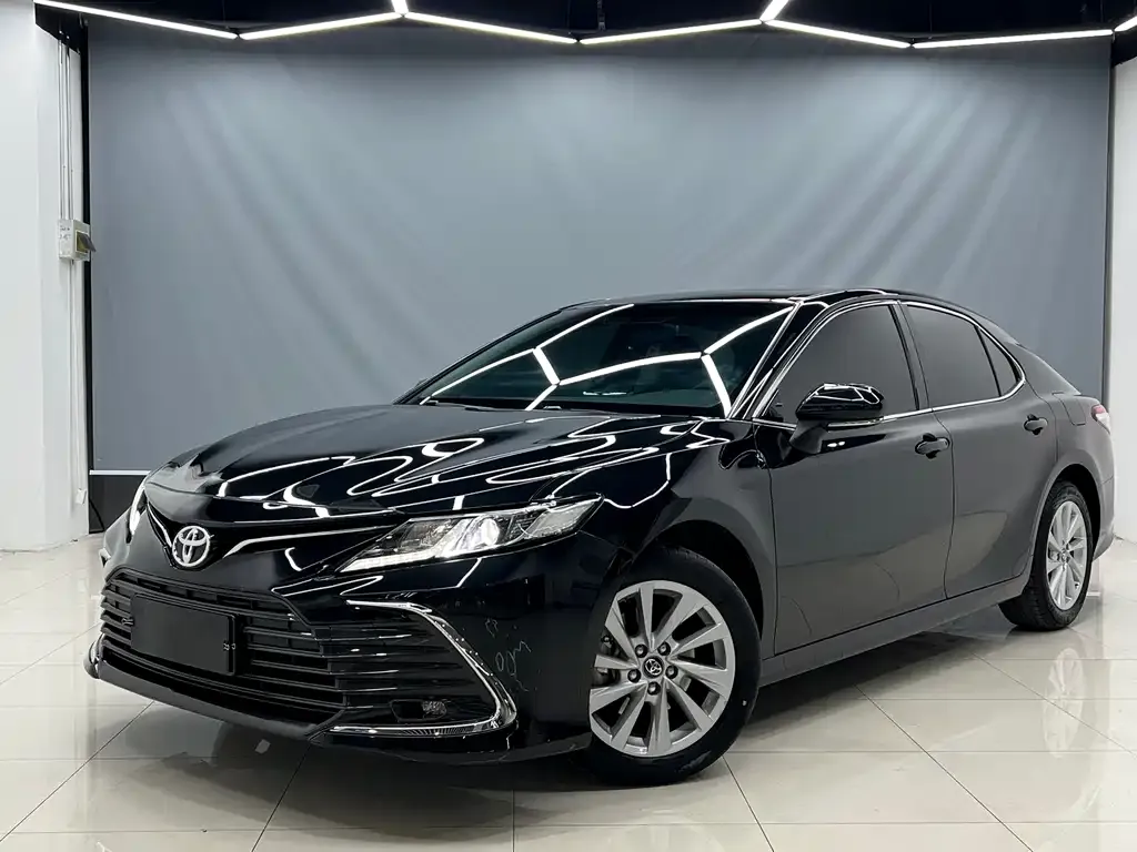 Toyota Camry 2023 из CN, фото 1