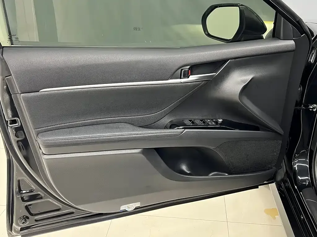 Toyota Camry 2023 из CN, фото 5