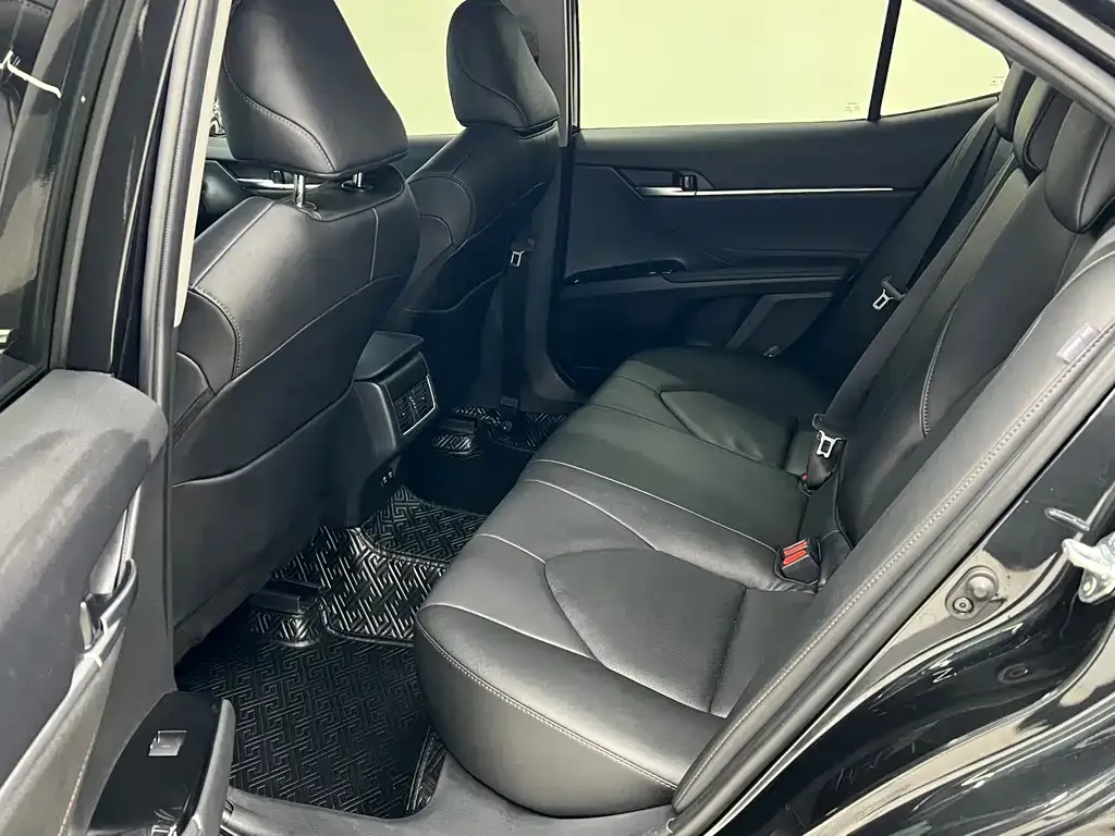 Toyota Camry 2023 из CN, фото 6