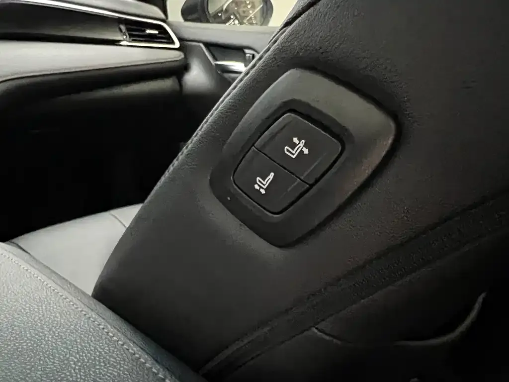Toyota Camry 2023 из CN, фото 9