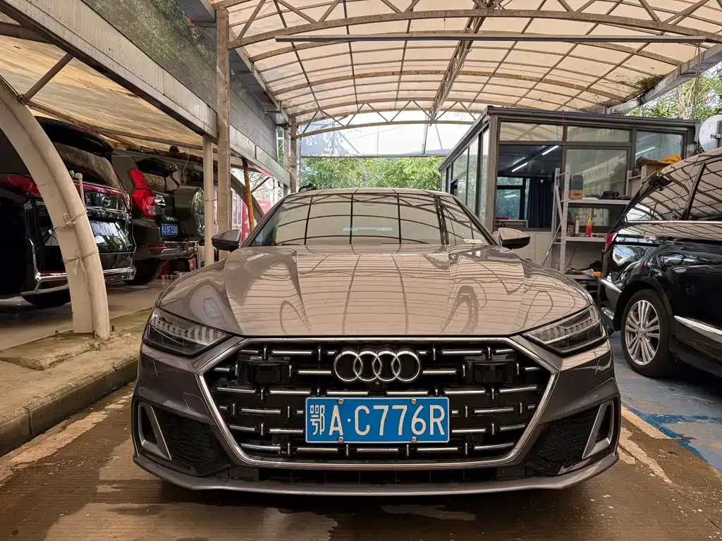 Audi A7L 2022 из CN, фото 2