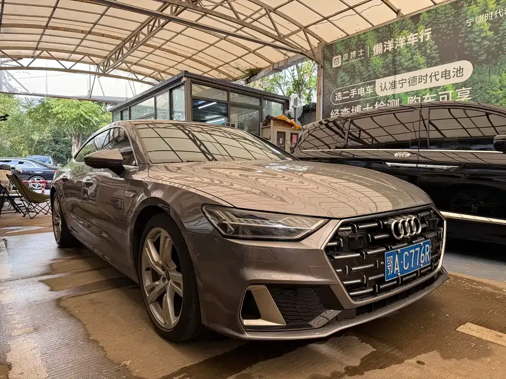 Audi A7L 2022 из CN, фото 3