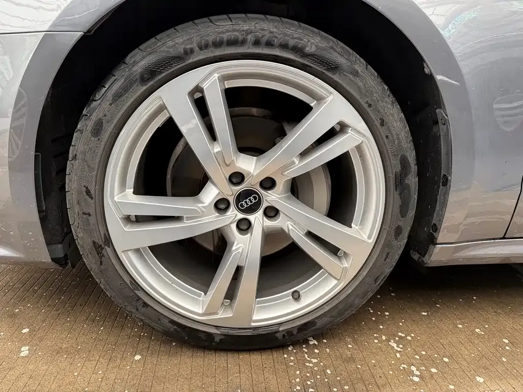 Audi A7L 2022 из CN, фото 5