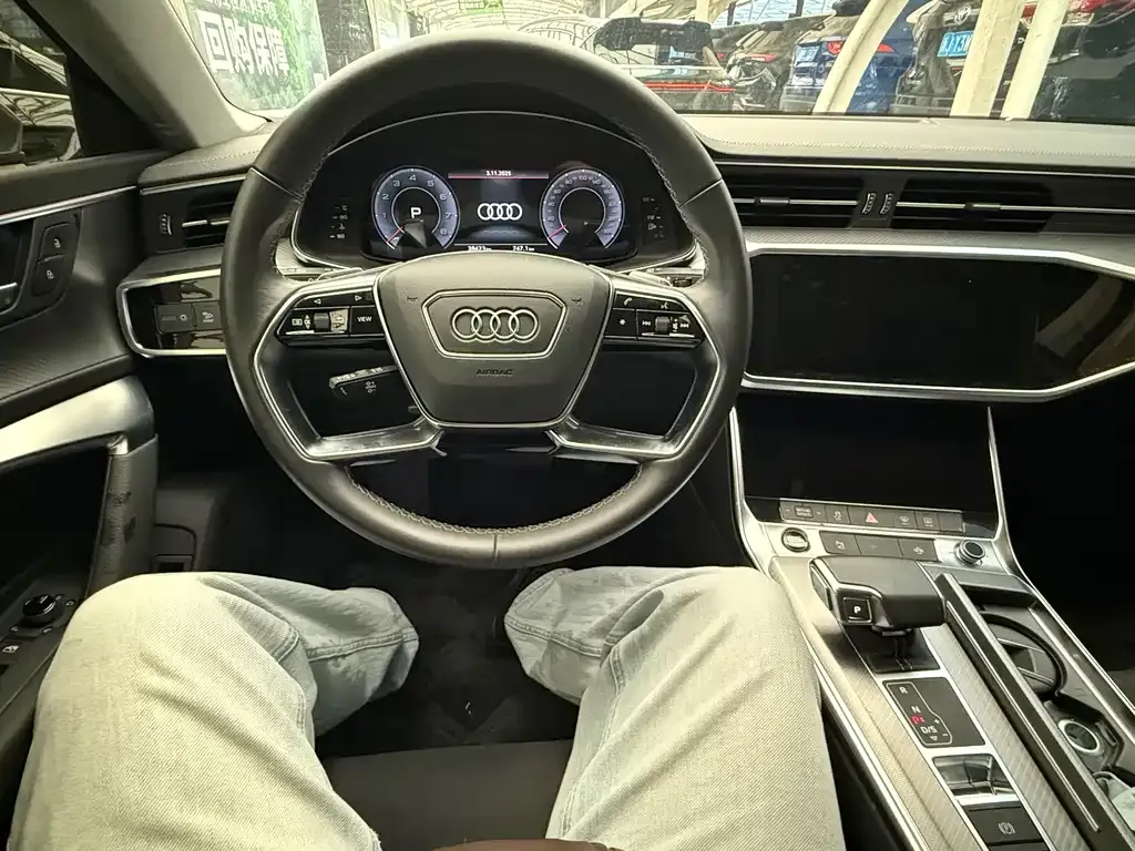 Audi A7L 2022 из CN, фото 6