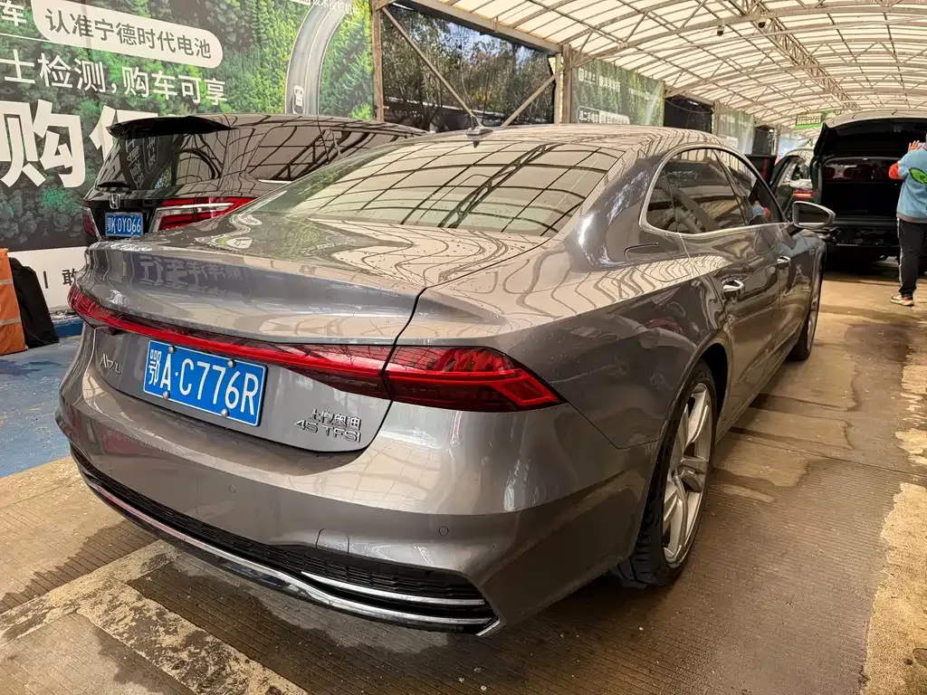 Audi A7L 2022 из CN, фото 8