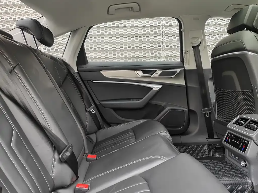 Audi A6L 2024 из CN, фото 2
