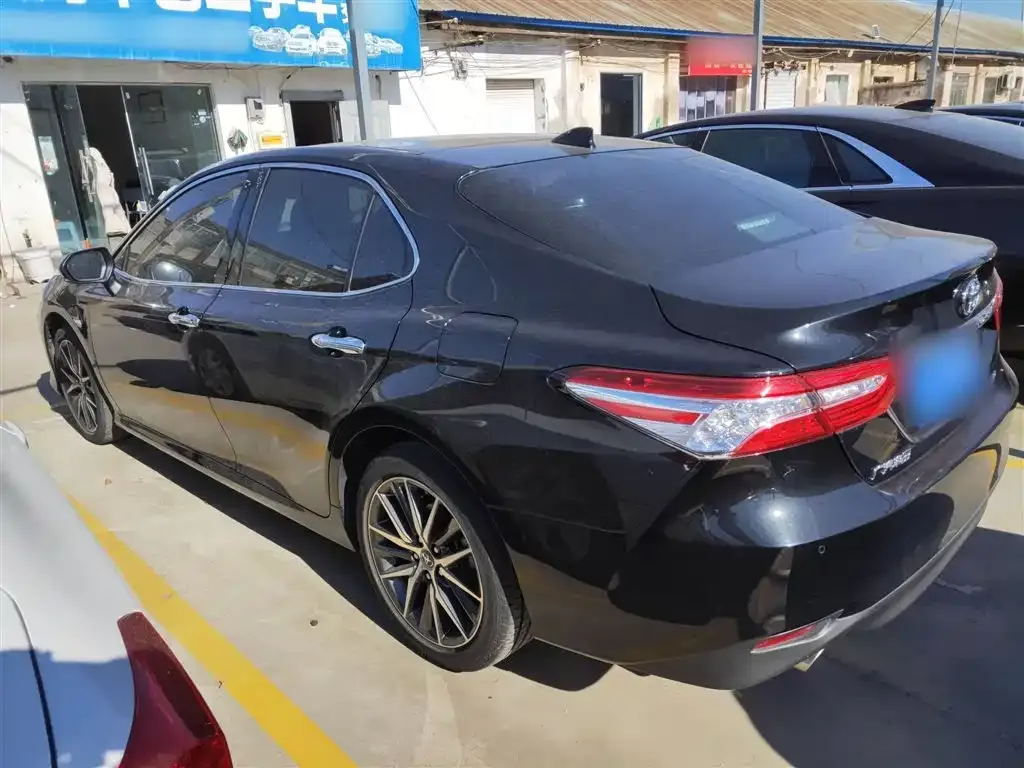 Toyota Camry 2023 из CN, фото 5