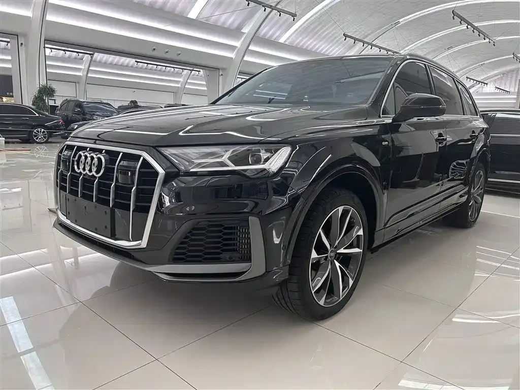 Audi Q7 2023 из CN, фото 1